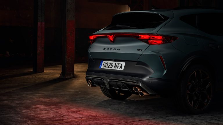 Cupra Formentor e-Hybrid vs Volkswagen Tiguan eHybrid: dos SUV-C PHEV del Grupo VAG enfrentados