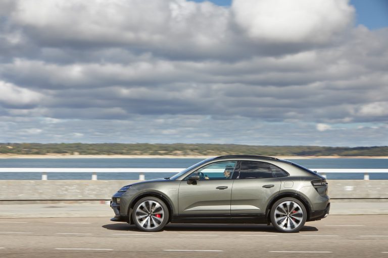 Ranking de SUV premium eléctricos por potencia de carga rápida en 2026
