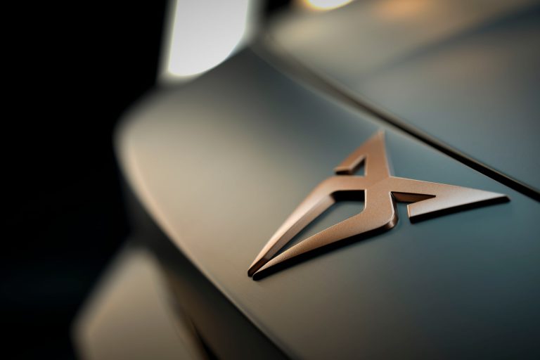 Ranking de SUV-C PHEV generalistas por relación autonomía eléctrica-precio en 2026