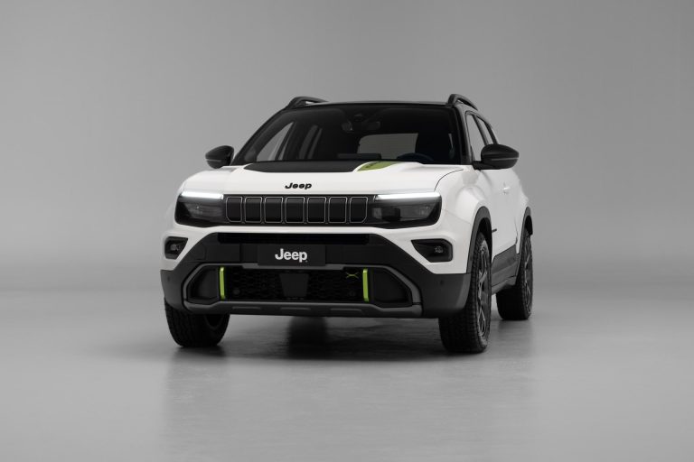 Jeep Avenger a fondo: cómo se posiciona el SUV-B multienergía por equipamiento y precio Jeep Avenger a fondo: cómo se posiciona el SUV-B multienergía por equipamiento y precio