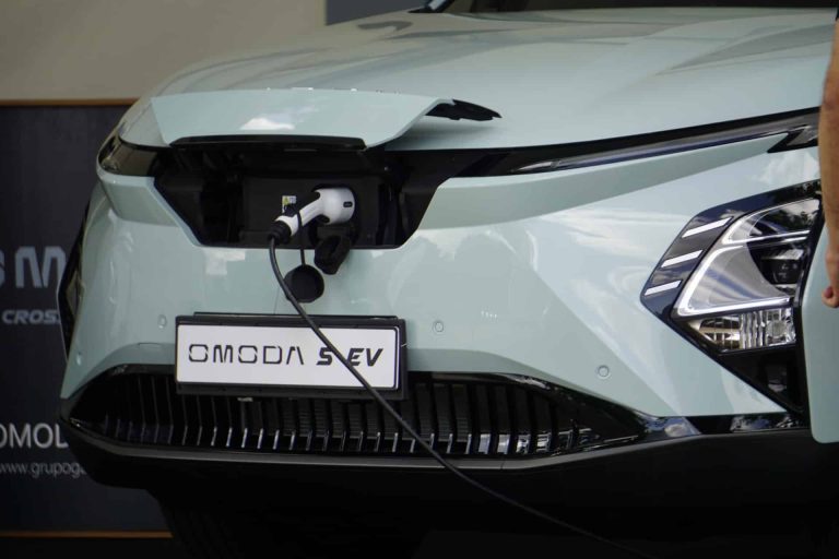 Omoda 5 vs MG ZS: dos SUV-B chinos gasolina enfrentados por relación equipamiento-precio Omoda 5 vs MG ZS: dos SUV-B chinos gasolina enfrentados por relación equipamiento-precio