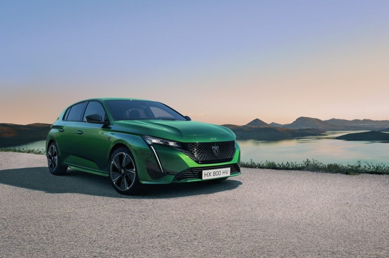 Peugeot 308 Hybrid vs Opel Astra Hybrid: dos compactos PHEV de Stellantis frente a frente Peugeot 308 Hybrid vs Opel Astra Hybrid: dos compactos PHEV de Stellantis frente a frente