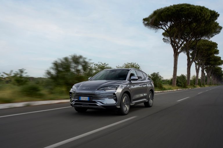 Toyota Corolla Cross a fondo: cómo se posiciona el SUV-C híbrido japonés por relación precio-consumo Toyota Corolla Cross a fondo: cómo se posiciona el SUV-C híbrido japonés por relación precio-consumo