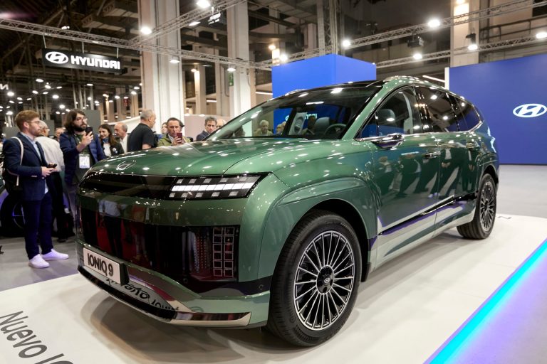 Ranking de compactos eléctricos con mejor arquitectura de 800 V en 2026: cuáles cargan a más de 200 kW