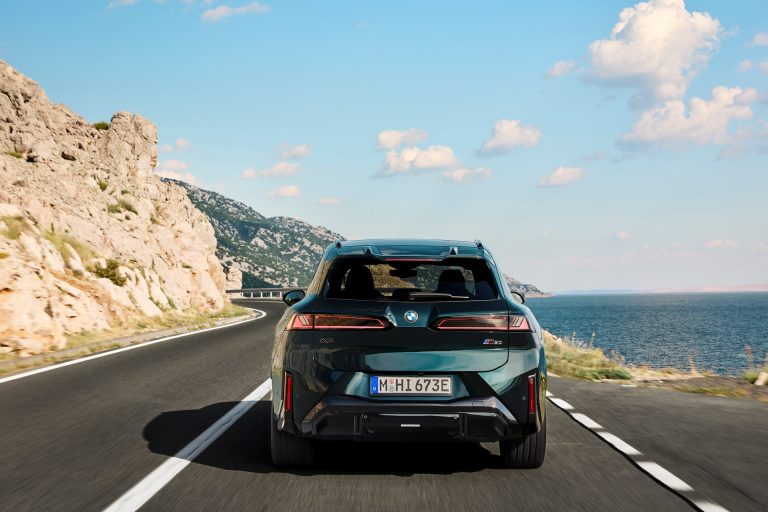 BMW X3 PHEV vs Mercedes-Benz GLC PHEV: dos SUV-C premium enchufables alemanes frente a frente en 2026