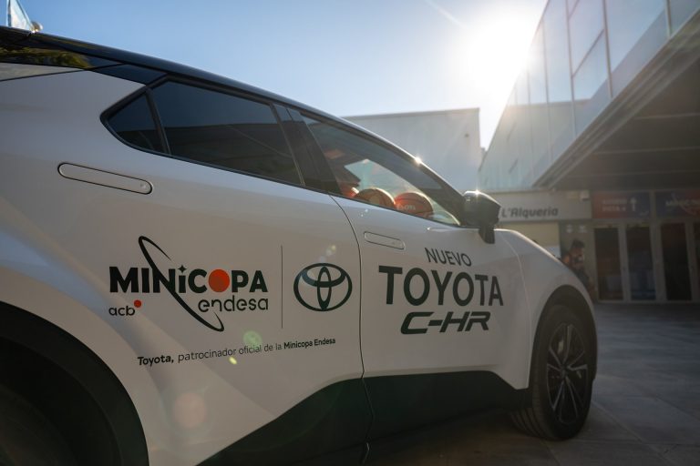 Toyota C-HR Plug-in a fondo: cómo se posiciona el SUV-C PHEV japonés por consumo y equipamiento en 2026